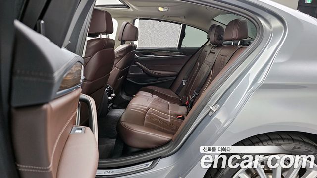 BMW 5 Series (G30) 530i xDrive Luxury 2023 — фото 12