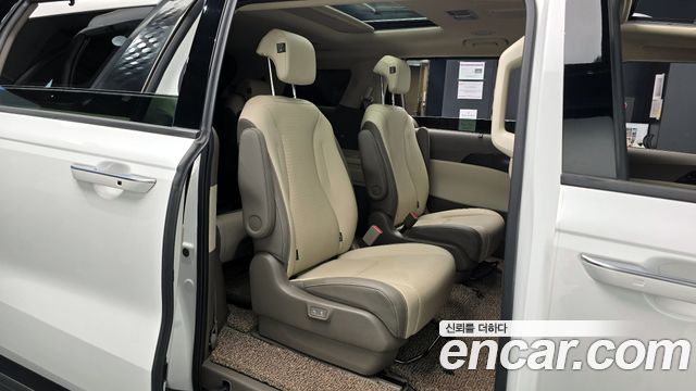 Kia Carnival (IV) Diesel 9-Seater Signature 2023 — фото 12