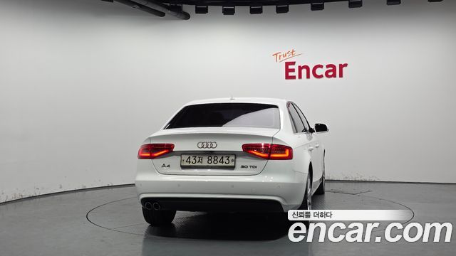 Audi A4 30 TDI Dynamic B8 2015 — фото 4