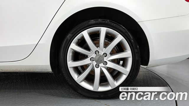 Audi A4 30 TDI Dynamic B8 2015 — фото 5