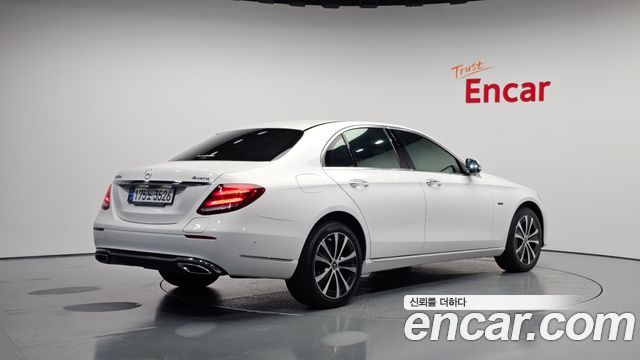 Mercedes-Benz E-Class (W213) E300e 4MATIC Exclusive 2020 — фото 2