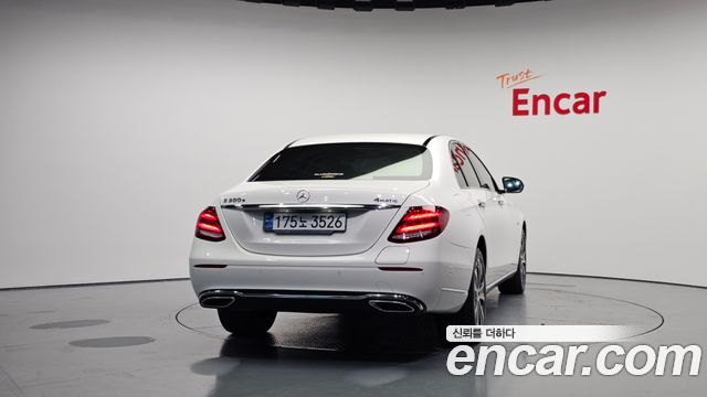 Mercedes-Benz E-Class (W213) E300e 4MATIC Exclusive 2020 — фото 4