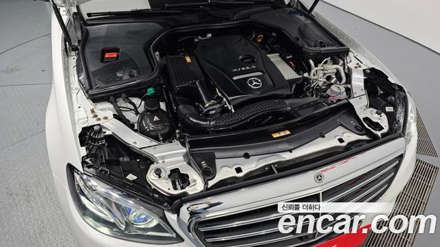 Mercedes-Benz E-Class (W213) E300e 4MATIC Exclusive 2020 — фото 6