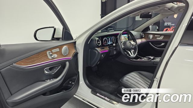 Mercedes-Benz E-Class (W213) E300e 4MATIC Exclusive 2020 — фото 10
