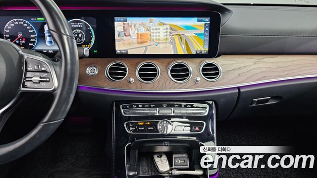Mercedes-Benz E-Class (W213) E300e 4MATIC Exclusive 2020 — фото 14