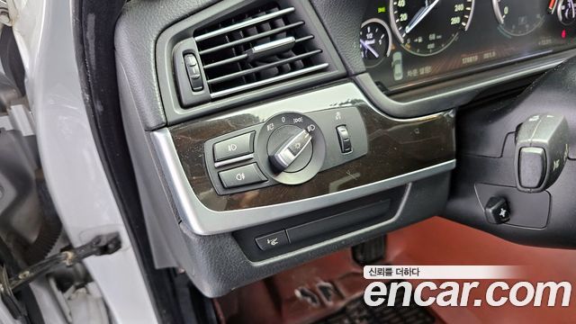 BMW 5 Series (F10) 520d 2011 — фото 22