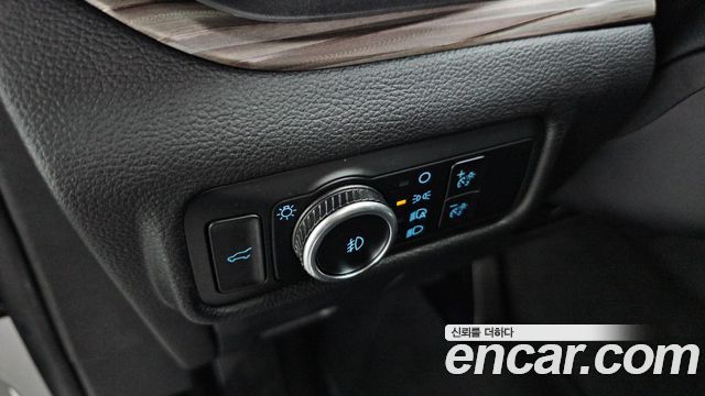 Ford Explorer (VI) 2.3 LimIted 4WD 2023 — фото 17