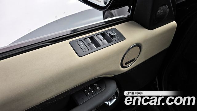 Land Rover Discovery 5 3.0 TD6 HSE 2017 — фото 21
