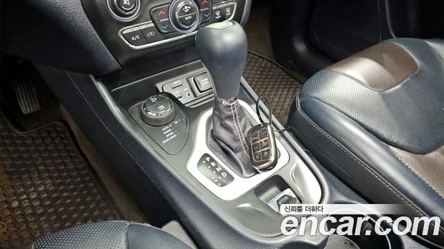 Jeep Cherokee (KL) 2.0 Diesel LIMITED 4WD 2015 — фото 9