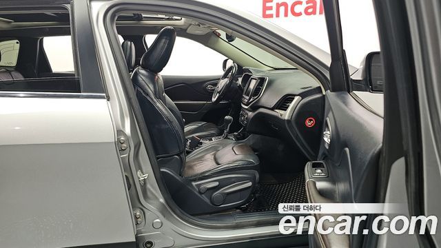 Jeep Cherokee (KL) 2.0 Diesel LIMITED 4WD 2015 — фото 11