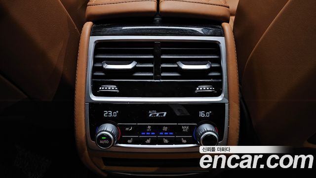 BMW 7 Series (G11) 740d xDrive M Sport 2020 — фото 19