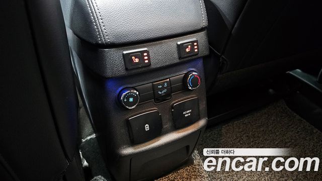 Ford Explorer 2.3 Limited 4WD 5th 2016 — фото 17