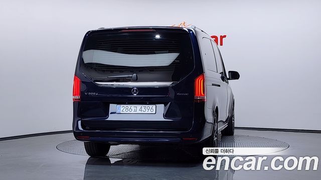 Mercedes-Benz V-Class V300 CDI W447 2022 — фото 4