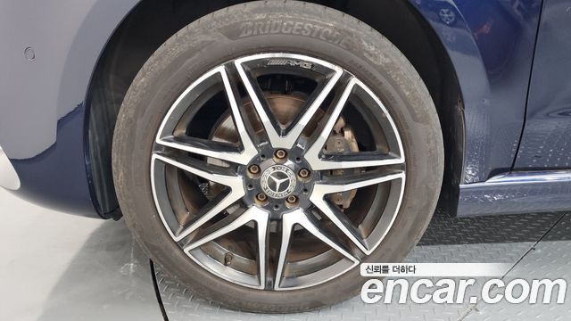 Mercedes-Benz V-Class V300 CDI W447 2022 — фото 5