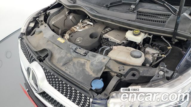Mercedes-Benz V-Class V300 CDI W447 2022 — фото 6