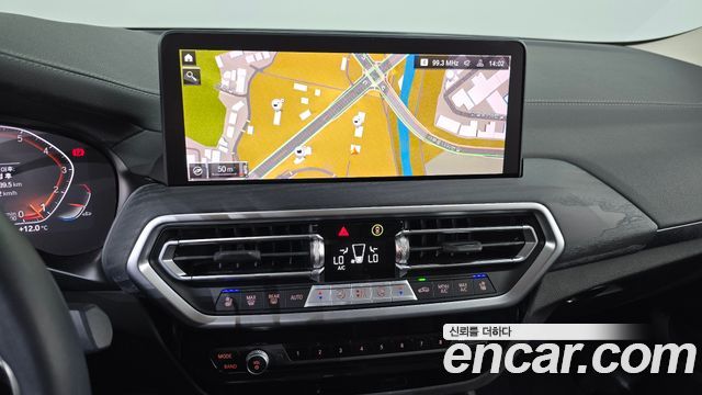BMW X4 (G02) xDrive20i xLine 2023 — фото 14