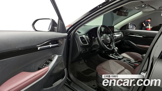 Kia Seltos Gasoline 1.6 Turbo 4WD Signature 2022 — фото 15
