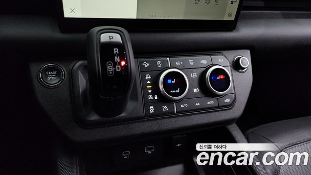 Land Rover Defender (L663) 130 P400 Outbound 2024 — фото 9