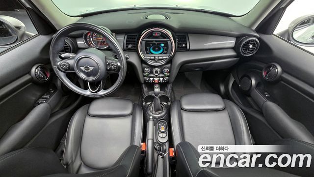 MINI Cooper D 5Door Mid 3rd 2015 — фото 7