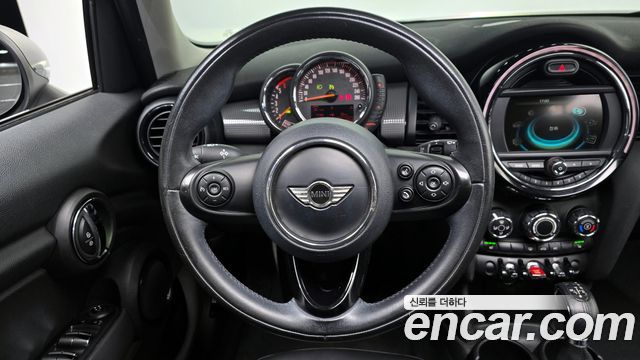 MINI Cooper D 5Door Mid 3rd 2015 — фото 13