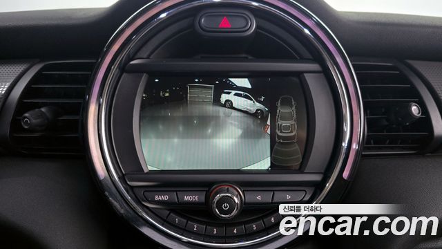 MINI Cooper D 5Door Mid 3rd 2015 — фото 16