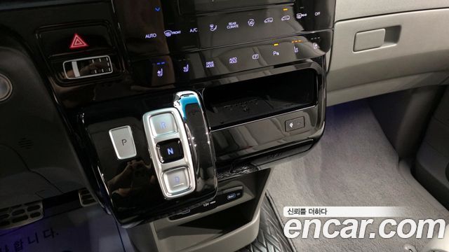 Hyundai Staria 4WD Lounge 9-Seater Limousine 2023 — фото 9