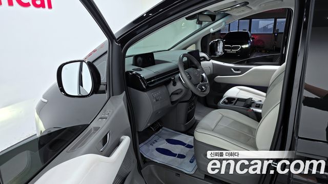 Hyundai Staria 4WD Lounge 9-Seater Limousine 2023 — фото 11