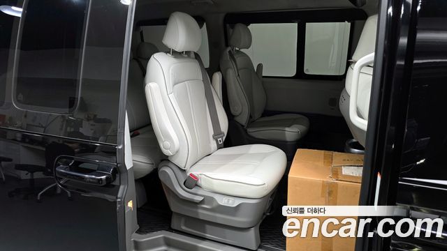 Hyundai Staria 4WD Lounge 9-Seater Limousine 2023 — фото 12