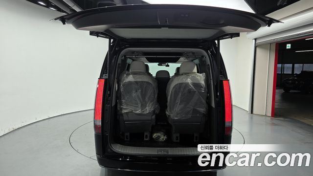 Hyundai Staria 4WD Lounge 9-Seater Limousine 2023 — фото 20
