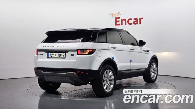 Land Rover Range Rover Evoque 2.0 TD4 SE 2017 — фото 2