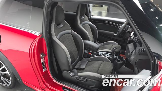 MINI Cooper S JCW 3rd Generation 2023 — фото 10