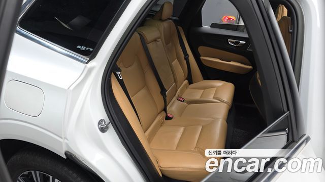 Volvo XC60 (II) B5 Inscription 2022 — фото 11
