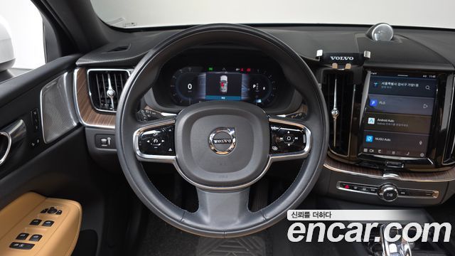 Volvo XC60 (II) B5 Inscription 2022 — фото 13