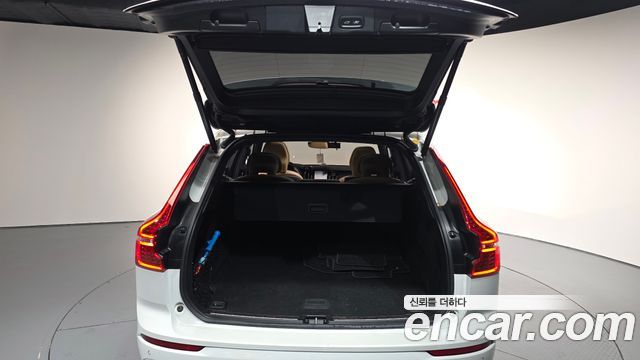 Volvo XC60 (II) B5 Inscription 2022 — фото 20