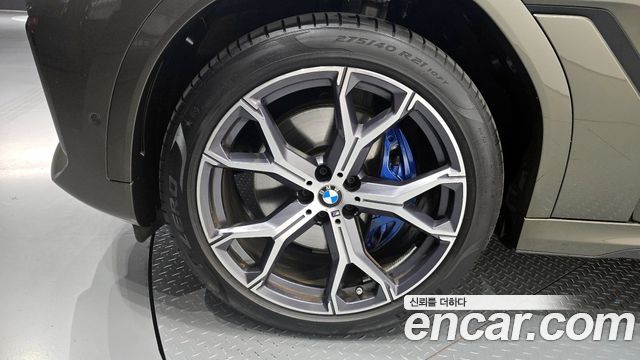 BMW X6 (G06) xDrive40i M Sport 2023 — фото 5