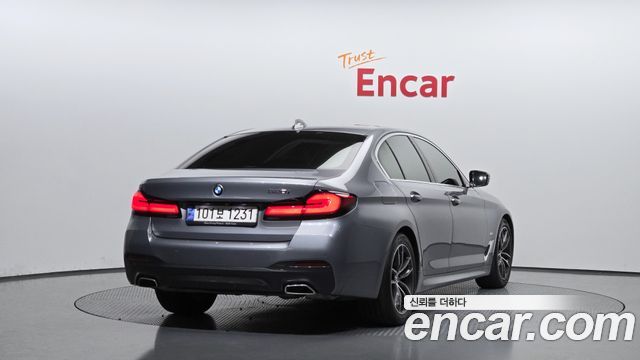BMW 5 Series (G30) 520i M Sport 2023 — фото 2