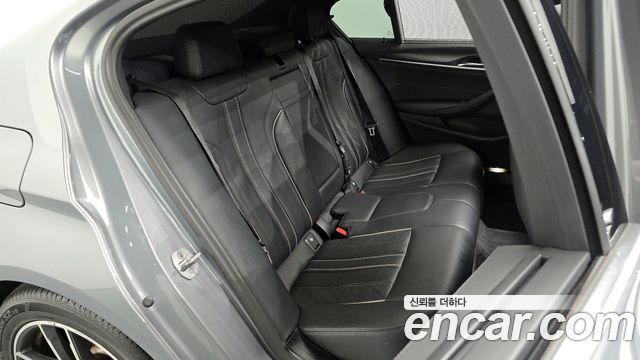 BMW 5 Series (G30) 520i M Sport 2023 — фото 16