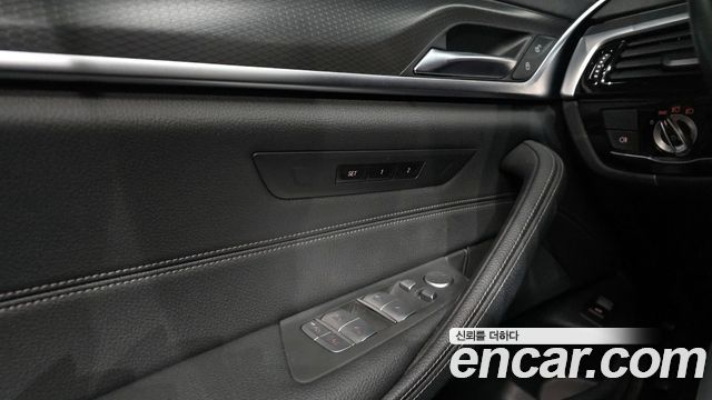 BMW 5 Series (G30) 520i M Sport 2023 — фото 22