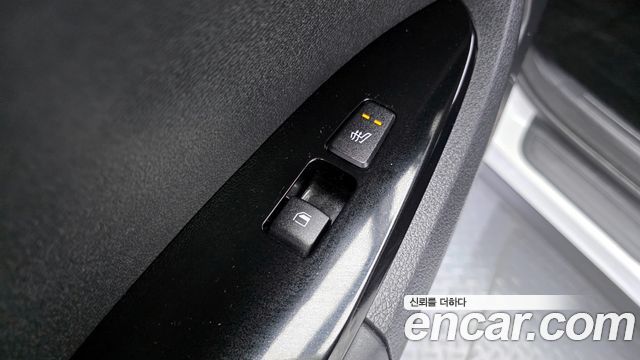 Kia Sportage (V) Diesel 2.0 2WD Nobleless 2023 — фото 18