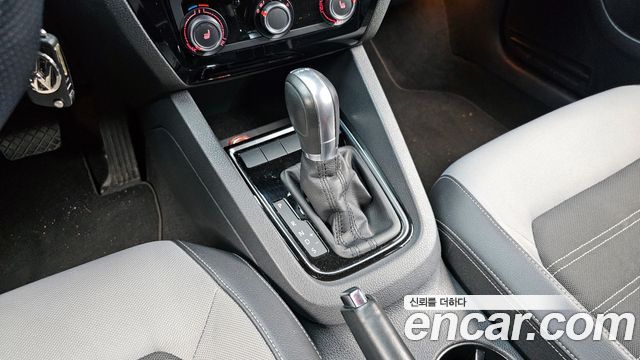 Volkswagen Jetta 2.0 TDI BlueMotion 6th 2015 — фото 9