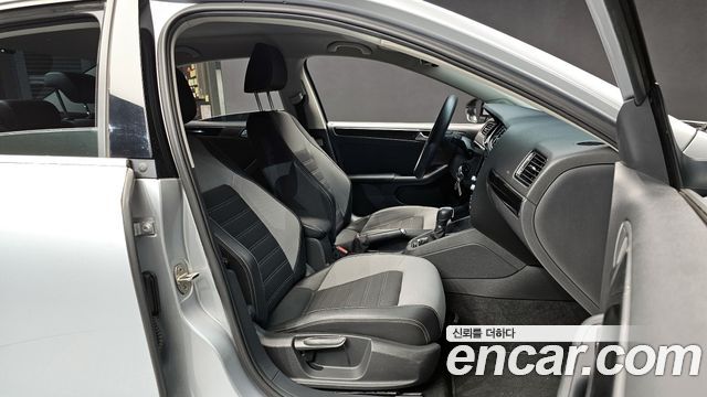 Volkswagen Jetta 2.0 TDI BlueMotion 6th 2015 — фото 10
