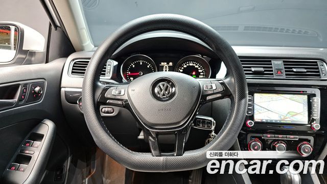 Volkswagen Jetta 2.0 TDI BlueMotion 6th 2015 — фото 13