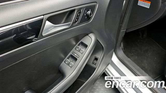 Volkswagen Jetta 2.0 TDI BlueMotion 6th 2015 — фото 18