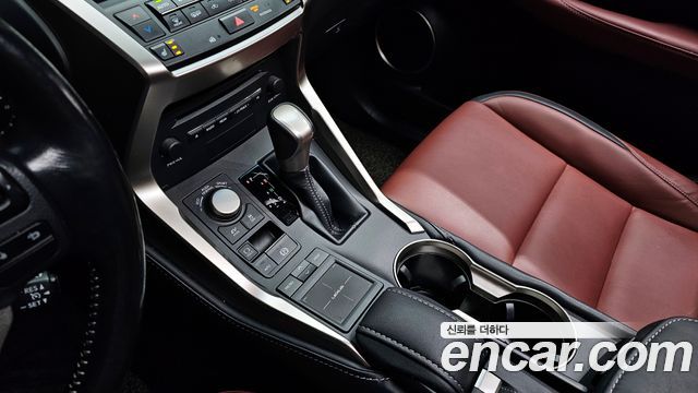 Lexus NX300h Supreme 2017 — фото 9