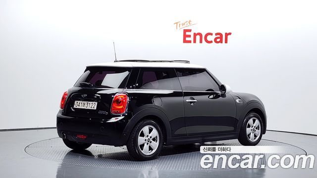 MINI Cooper D Standard 3rd 2017 — фото 2