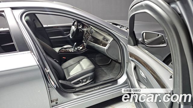 BMW 5 Series (F10) 520d 2011 — фото 11