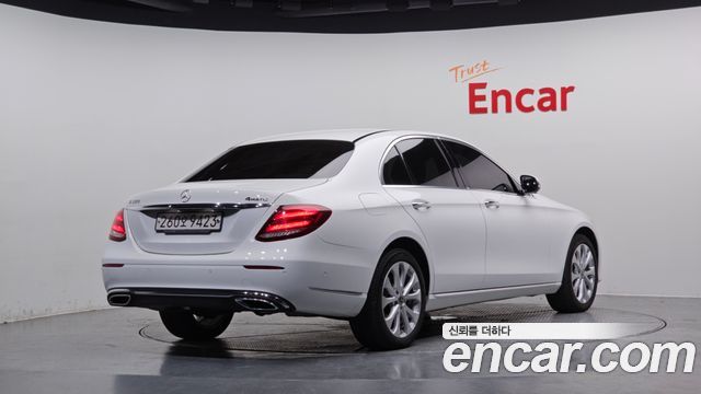 Mercedes-Benz E-Class (W213) E300 4MATIC Exclusive 2020 — фото 2