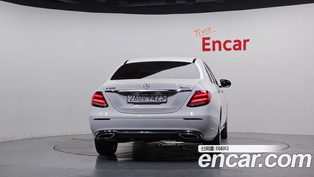 Mercedes-Benz E-Class (W213) E300 4MATIC Exclusive 2020 — фото 4