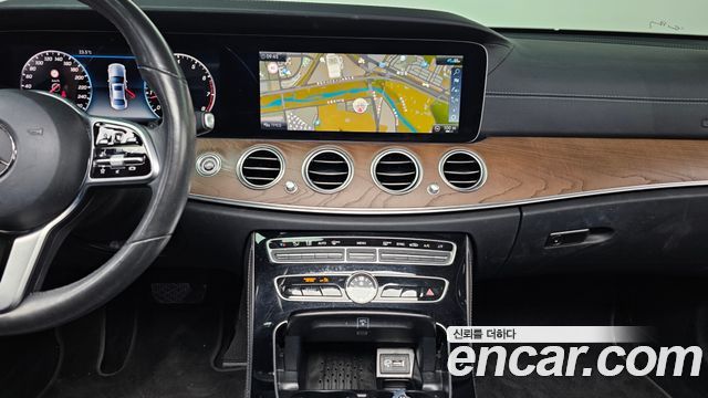 Mercedes-Benz E-Class (W213) E300 4MATIC Exclusive 2020 — фото 18