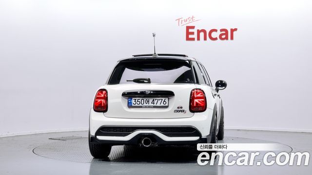 MINI Cooper S 5Door Classic Third Generation 2022 — фото 4